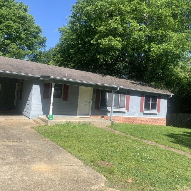 Building Photo - 203 Nanney Dr