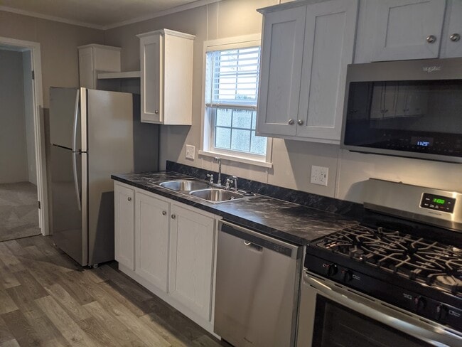 Photo - 46000 Geddes Rd