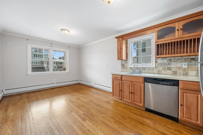 Photo - 72 Broadway Unit 2