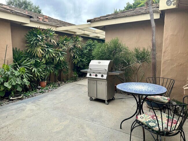 Photo - 114 Giralda Cir