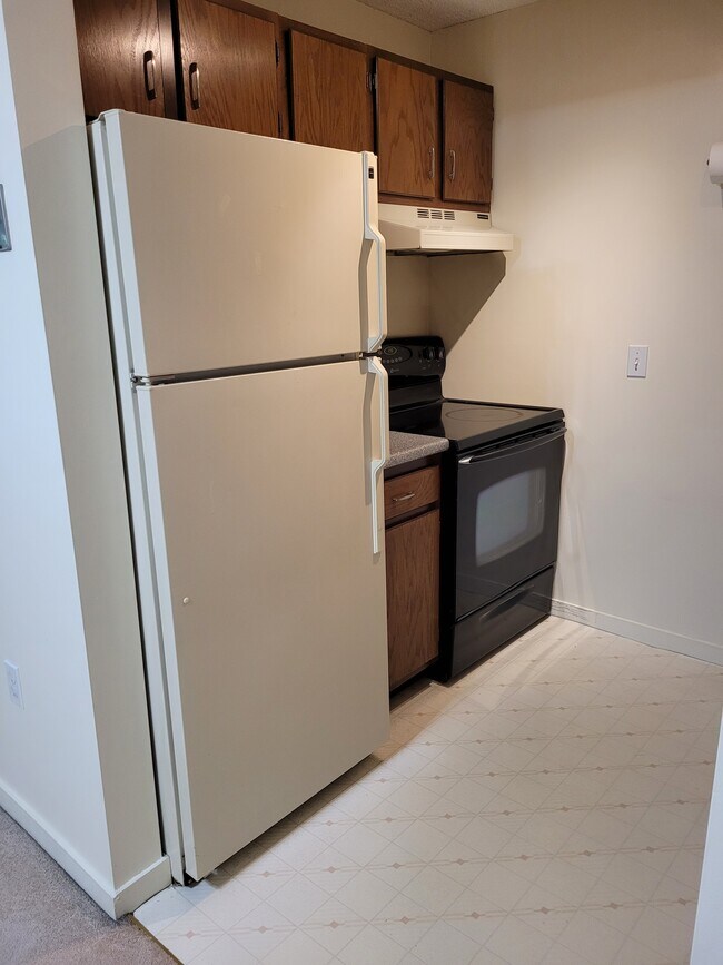 Photo - 5 Midhurst Rd Unit 12