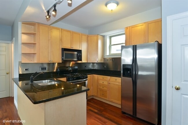 Photo - 1540 N Claremont Ave