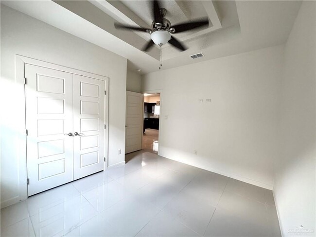 Photo - 19 Sabercat Ave Unit 2