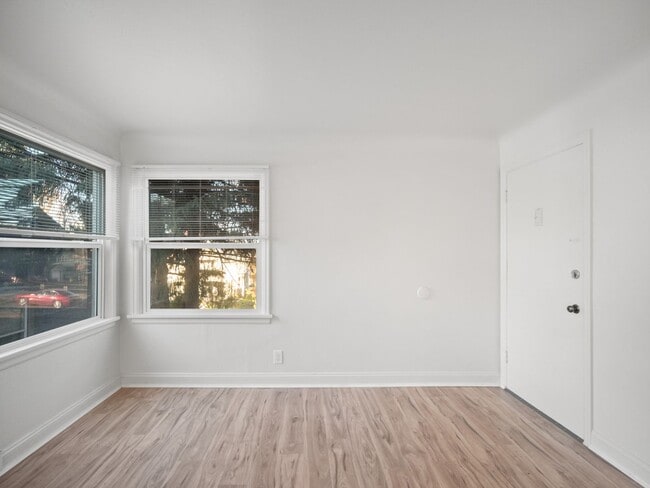 Photo - LOWER SOUTH HILL ONE BEDROOM CLOSE TO HUCK... Apartamento Unidad 1505-C