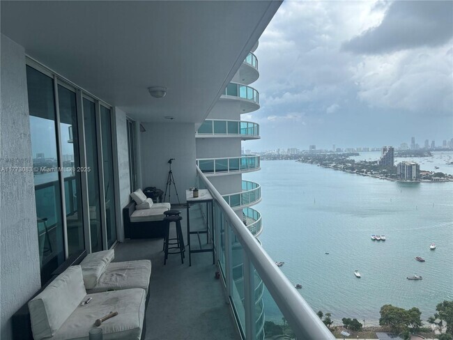 Building Photo - 1800 N Bayshore Dr Unit 2912 Rental