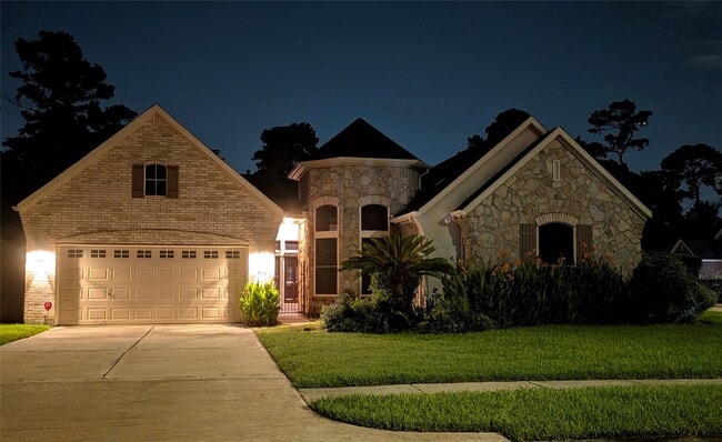 Building Photo - 10114 Crescent Bluff Ln