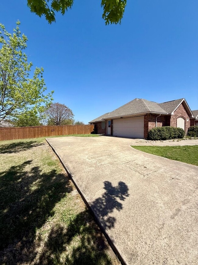 Photo - 5 bedroom - Great OUTDOOR LIVING - ALEDO ISD