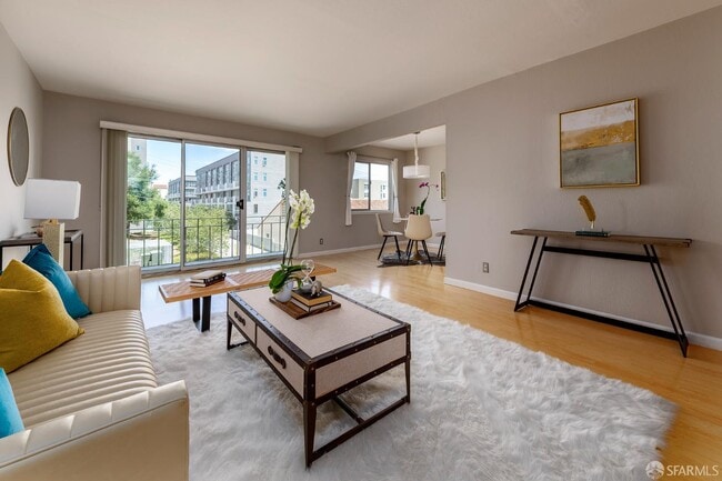 Building Photo - 65 Hermann St