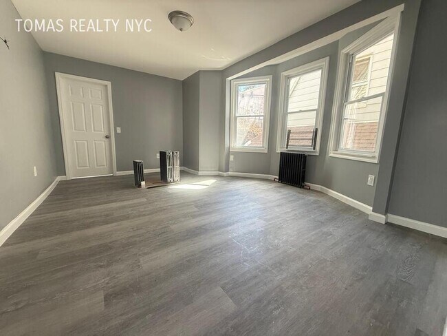 Photo - 76 Bruce Ave