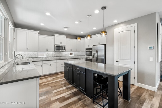 Photo - 1465 Varsity Dr