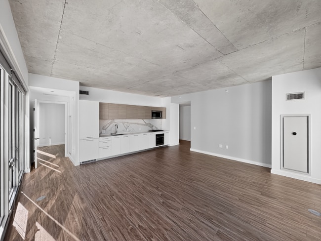 Photo - 167 N Desplaines St Unidad 1210