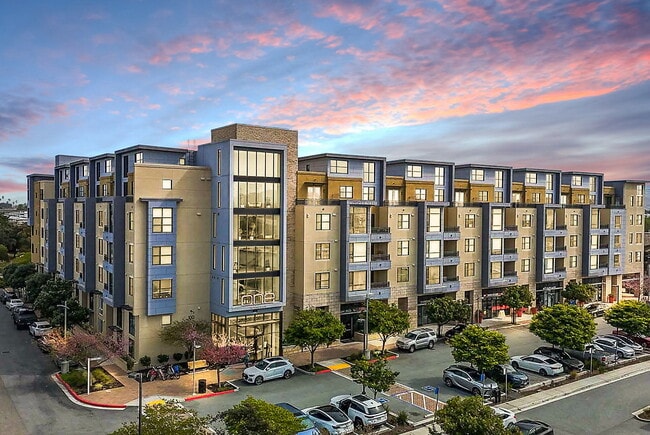 Building Photo - One Hundred Grand Rental