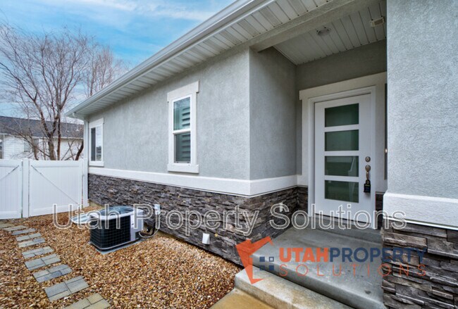 Photo - 1394 Stewart Falls Dr