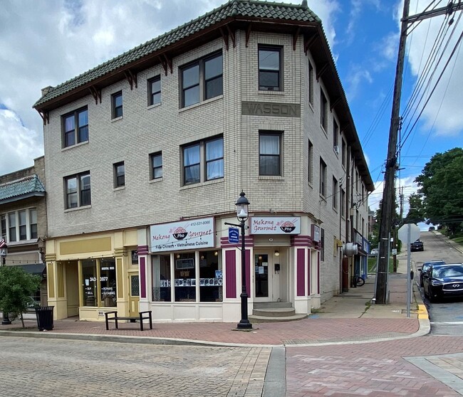 Building Photo - 2905 Glenmore Ave Unit 7