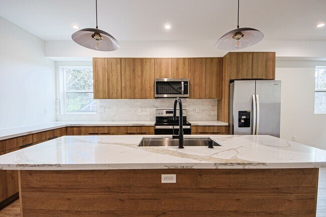 Photo - 4351 Victoria Park Dr Unidad 4351