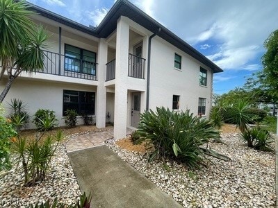 Building Photo - 4525 Country Club Blvd Unit 112