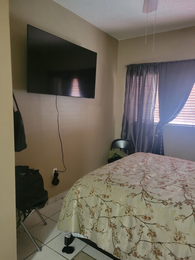 2115 SW 23rd St Apartments Unit Furnished Efficiency Miami, FL