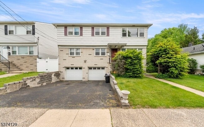 Building Photo - 731 Galloping Hill Rd Rental