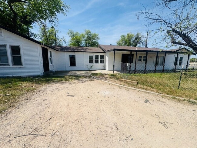 Building Photo - 417 N Jefferson St
