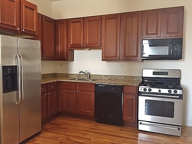 Photo - 2335 W Lake St Unit 3R
