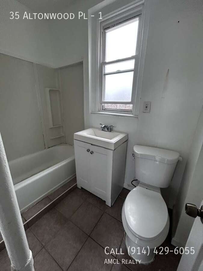 Photo - 35 Altonwood Pl Unit 1