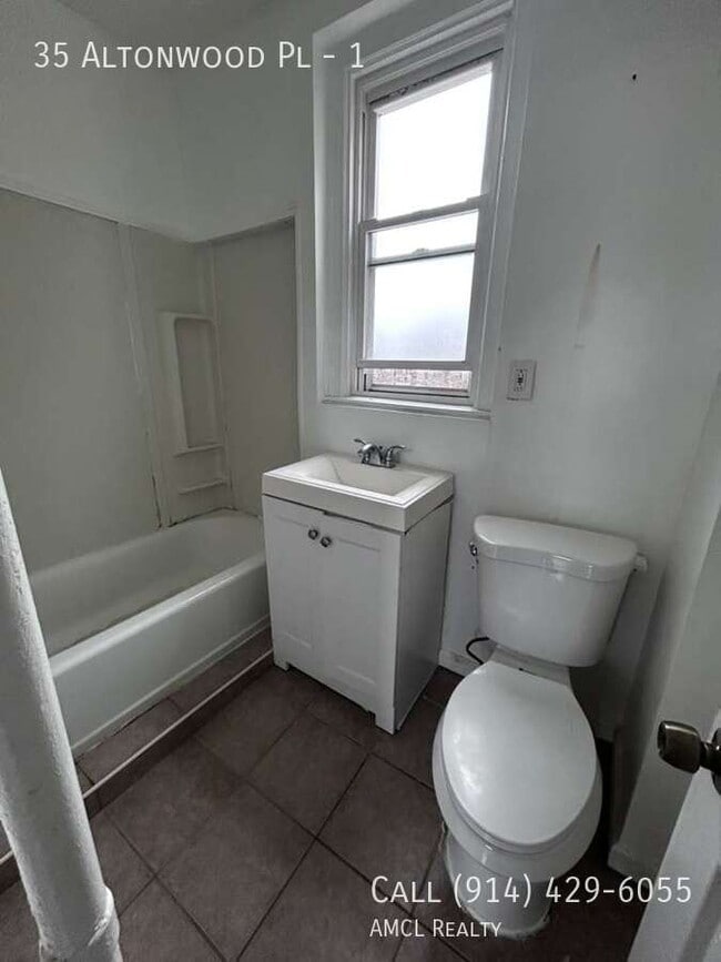 Building Photo - 35 Altonwood Pl Unit 1