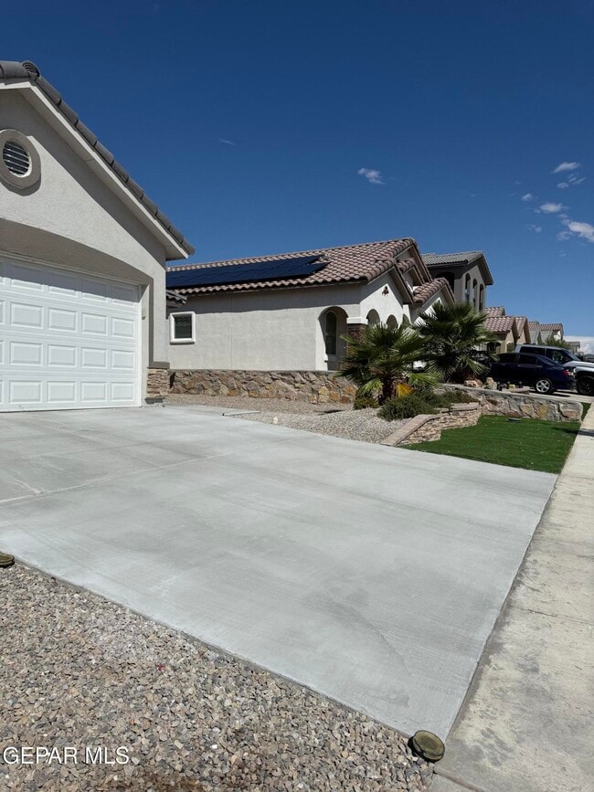 Photo - 241 Penbridge Pl