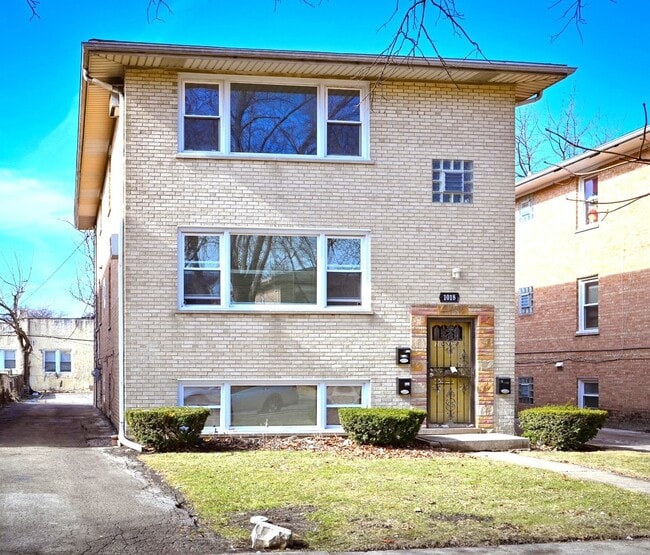 Building Photo - 1018 S 11th Ave Unit G