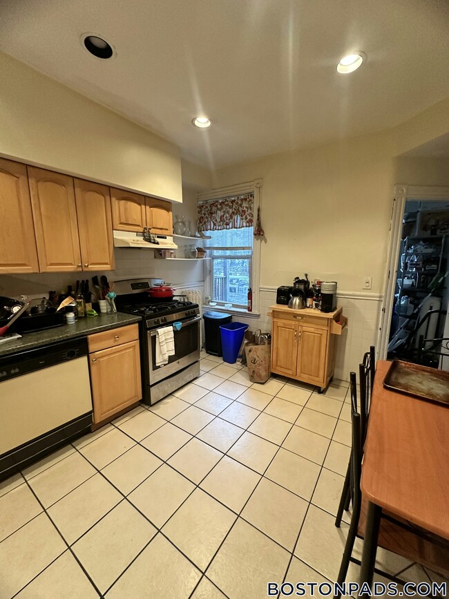 Photo - 9 Strathmore Rd Unit 3