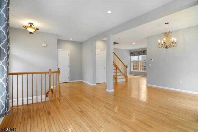 Photo - 145 Arrowgate Dr