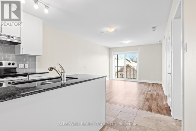 Photo - 377 Solstice Cres Unit 204