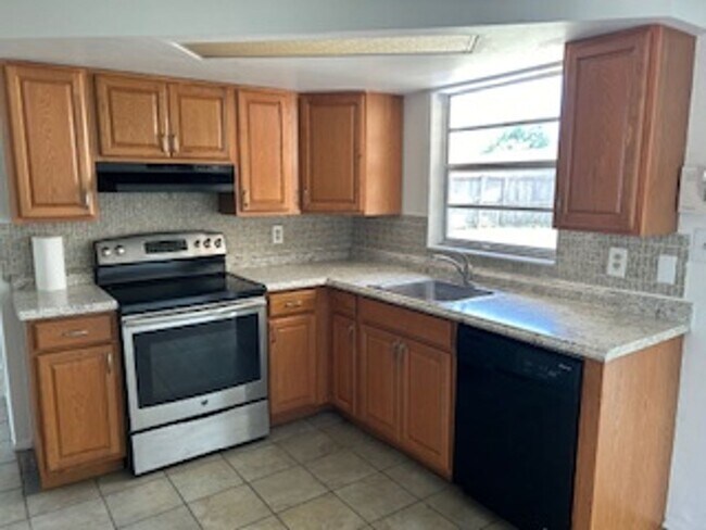 Photo - Well maintained 2/1 in a quiet neighborhood