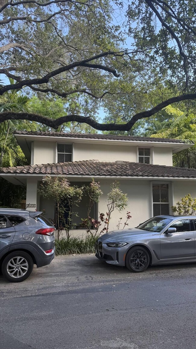 Photo - 3611 SW 37th Ave Unit 19