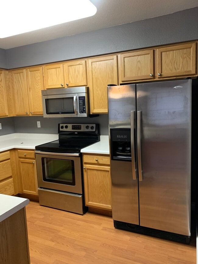 Photo - Beautiful Well Maintained 3 bedroom 3.5 bathroom Home