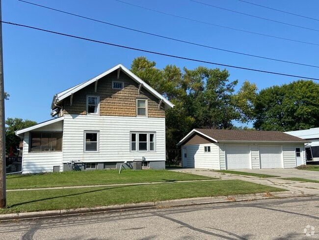Building Photo - 404 W Caledonia Ave Rental