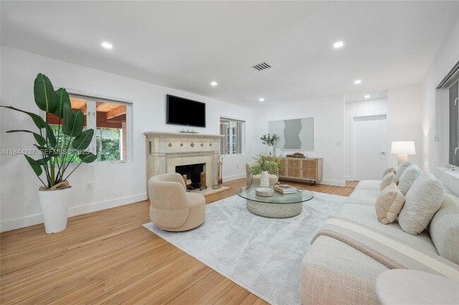 Photo - 5211 Granada Blvd