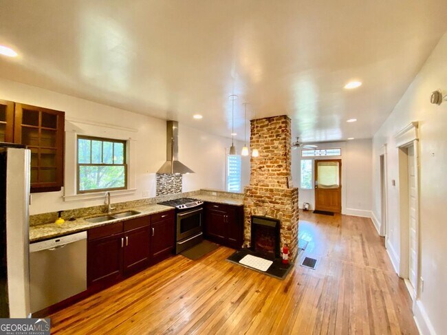 Photo - 1064 Kirkwood Ave SE