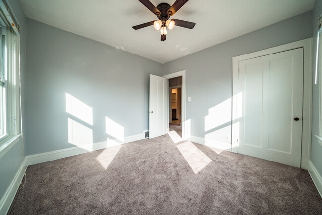 Photo - 2085 Marlowe Ave