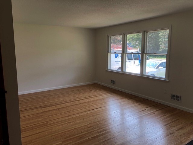 1428 Long Pond Rd