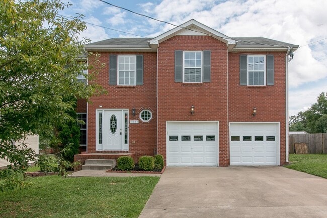 4 Bedroom Pet Friendly Home For Rent! - 4 Bedroom Pet Friendly Home For Rent!