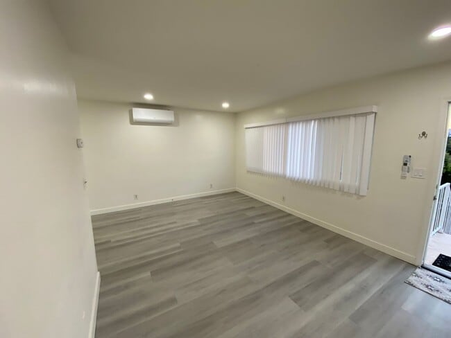 26th Santa Monica - 26th Santa Monica Unit 1