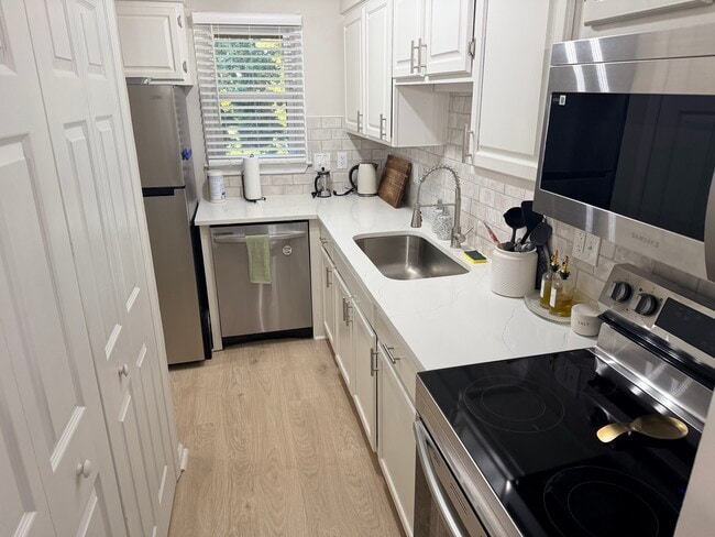 Photo - 808 Kendall Dr Unit 808