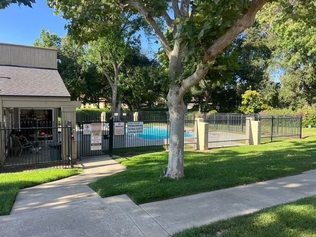 Photo - 1471 Cypress St