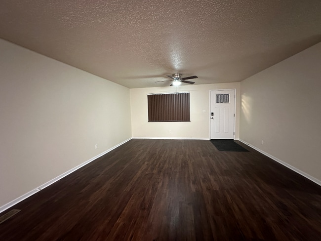 Photo - 4055 Royal Oak Dr