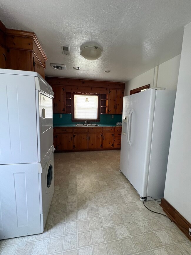 kitchen - 1624 Germantown Rd
