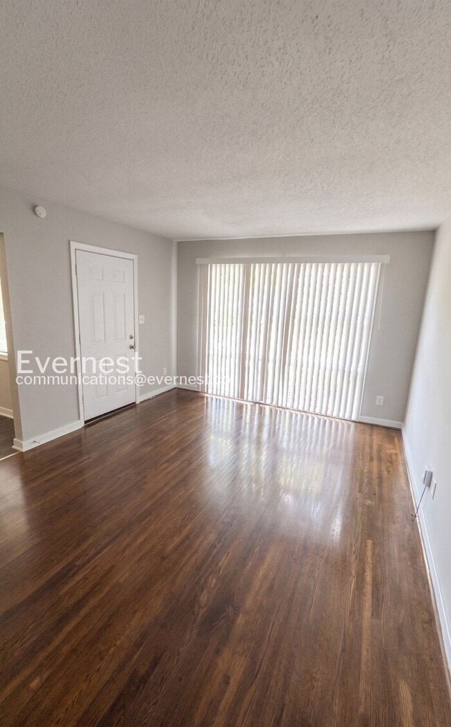 Photo - 224 13th Ave NE