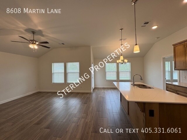 8608 Martin Ln