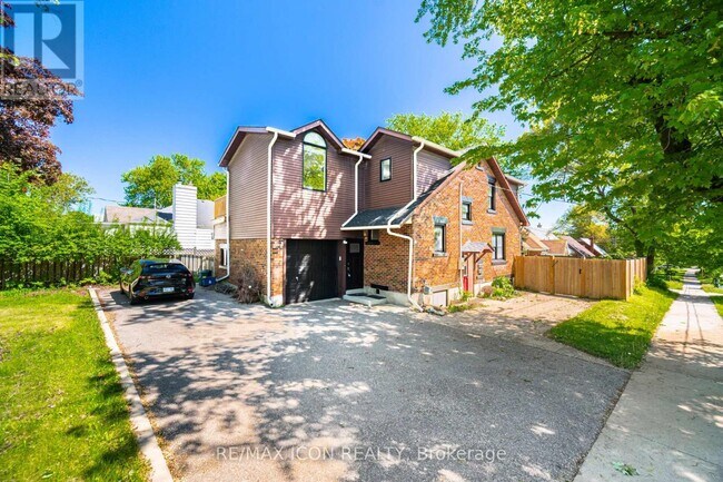 Photo - 64 Sheldon Ave N