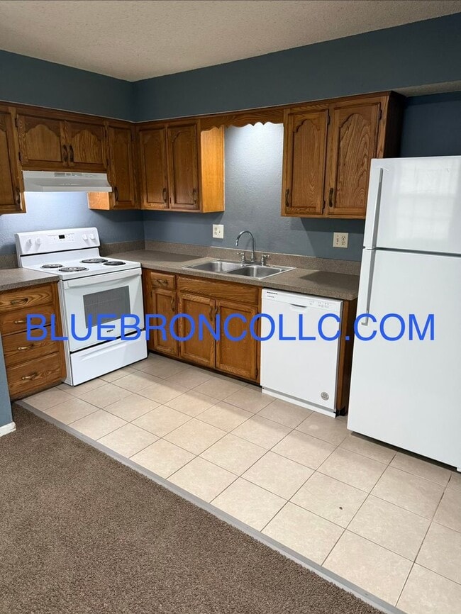 Photo - Spacious 3 bedroom townhome with attached 1 car garage