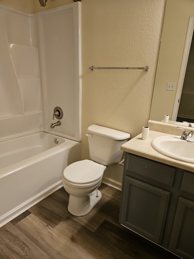 Photo - 210 Country West Rd